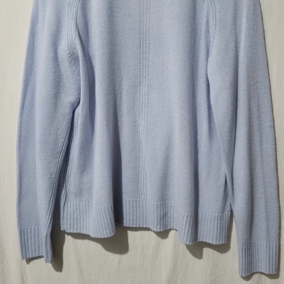 Unworn 360 Cashmere Light Blue Cashmere V-Neck Sweater - Picture 7 of 8
